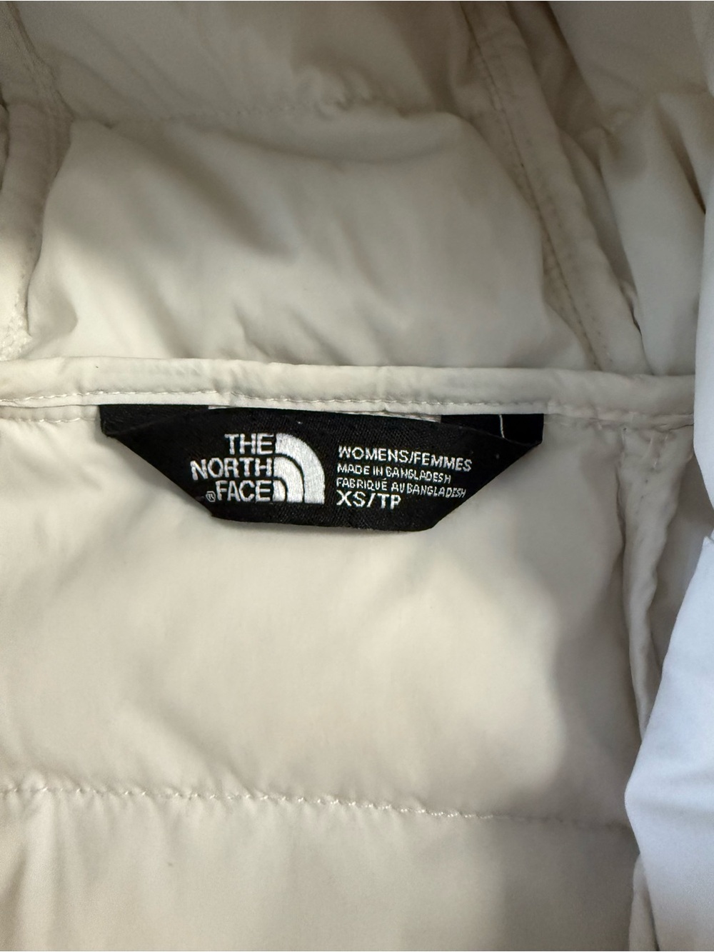 The North Face Women's Cream Hooded Puffer Jacket - Picture 4 of 4